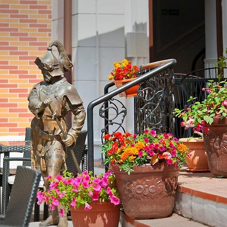 Hotel Bastion ซินายา ภายนอก รูปภาพ