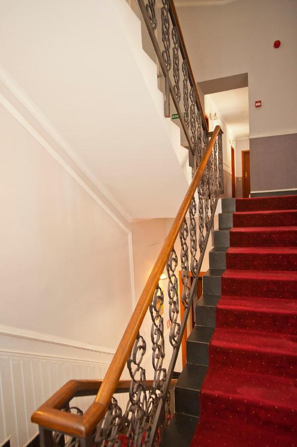 Hotel Bastion ซินายา ภายนอก รูปภาพ